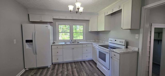 386 W Hwy 635, Science Hill, KY 42553