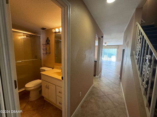 2810 Ocean Shore Blvd Apt 4, Ormond Beach, FL 32176