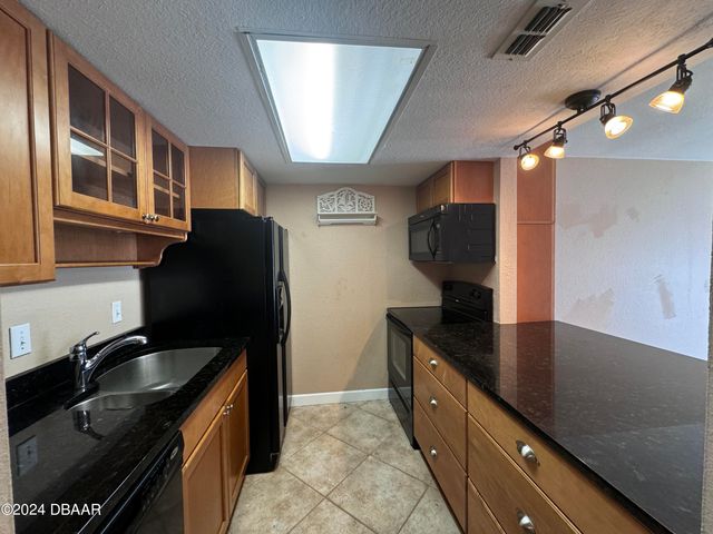 2810 Ocean Shore Blvd Apt 4, Ormond Beach, FL 32176