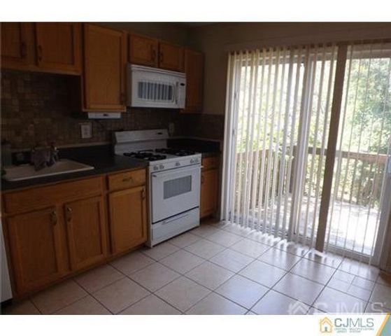 18 Lakeview Drive, Helmetta, NJ 08828