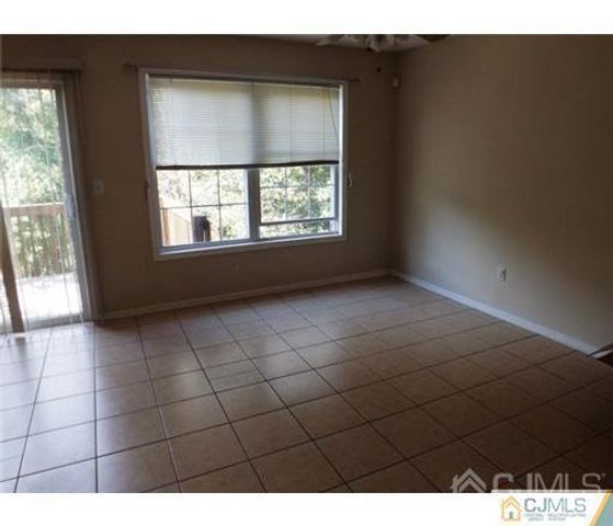 18 Lakeview Drive, Helmetta, NJ 08828