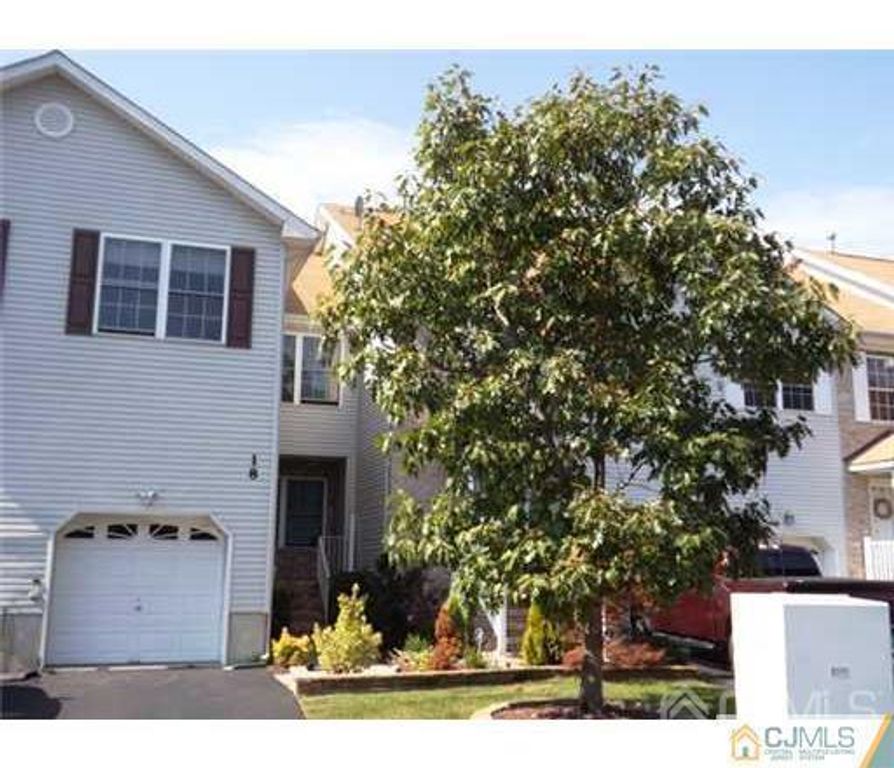 18 Lakeview Drive, Helmetta, NJ 08828