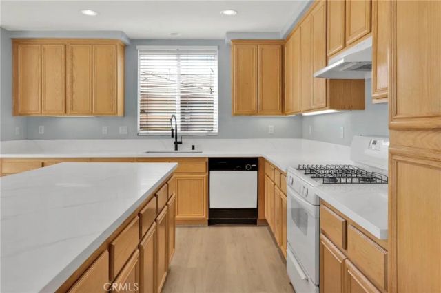 13816 Grant Way, Oak Hills, CA 92344