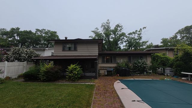 411 N Illinois Avenue, Glenwood, IL 60425
