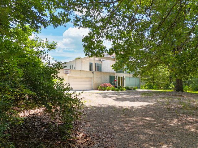 8692 E 200 S, Knox, IN 46534