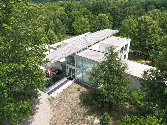 8692 E 200 S, Knox, IN 46534