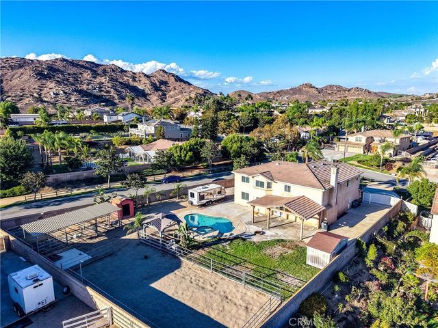 1560 Dodge Way, Norco, CA 92860
