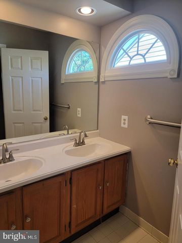 7843 BLUE GRAY CIR, Manassas, VA 20109