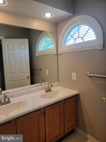 7843 BLUE GRAY CIR, Manassas, VA 20109