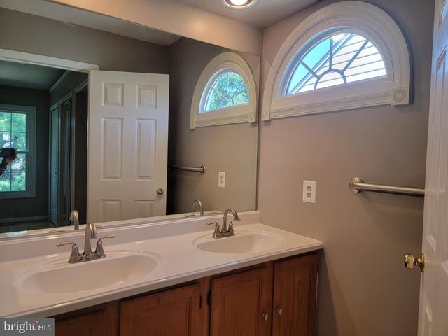 7843 BLUE GRAY CIR, Manassas, VA 20109
