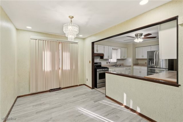 2207 Oaklawn Drive, Parma, OH 44134