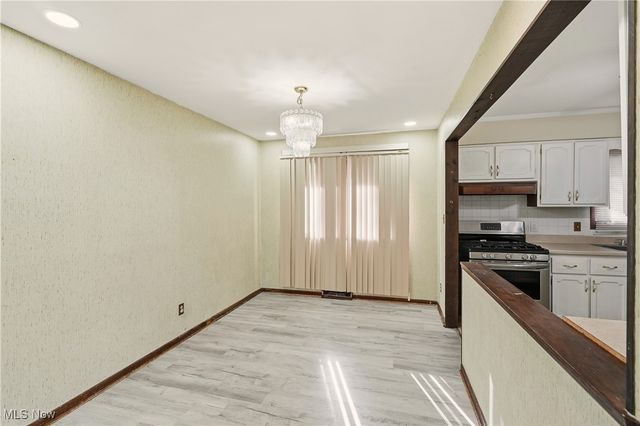 2207 Oaklawn Drive, Parma, OH 44134