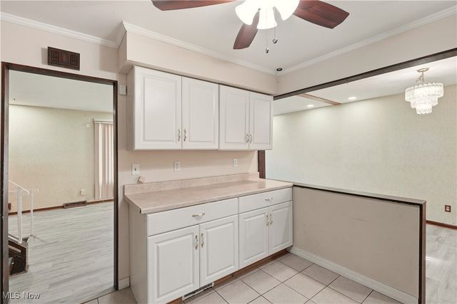 2207 Oaklawn Drive, Parma, OH 44134