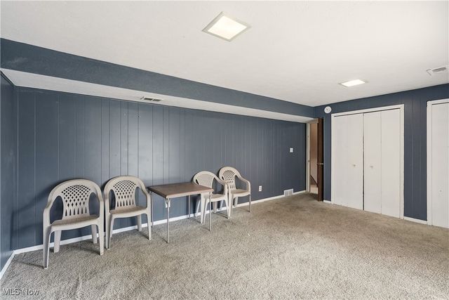 2207 Oaklawn Drive, Parma, OH 44134