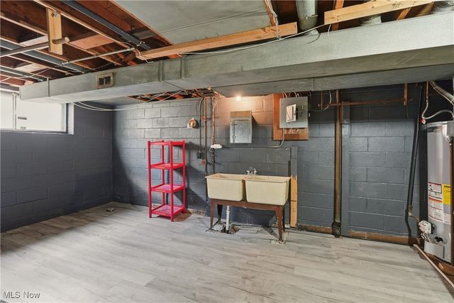 2207 Oaklawn Drive, Parma, OH 44134