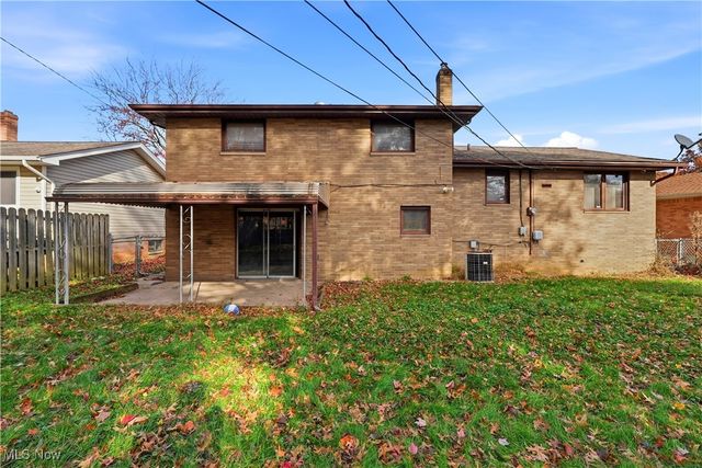 2207 Oaklawn Drive, Parma, OH 44134