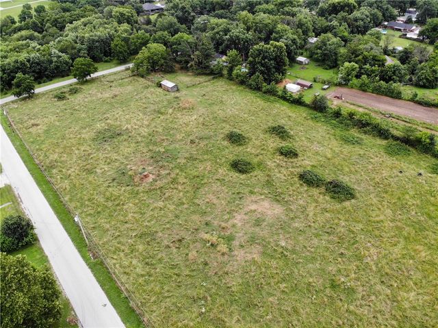 513 N Byers Avenue, Gentry, AR 72734