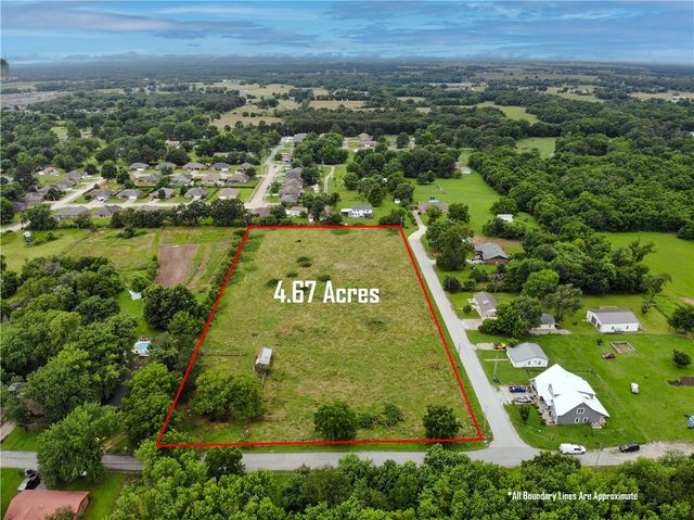 513 N Byers Avenue, Gentry, AR 72734
