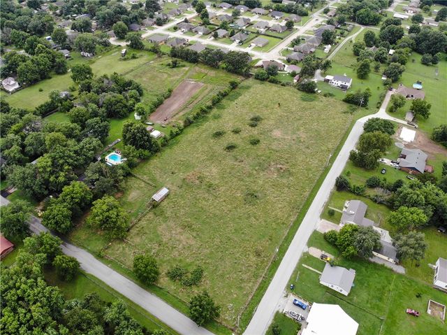 513 N Byers Avenue, Gentry, AR 72734