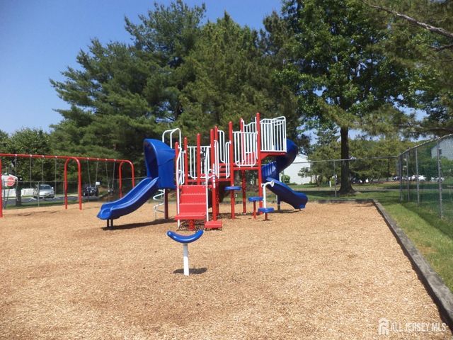 482 Danbury Lane, East Brunswick, NJ 08816