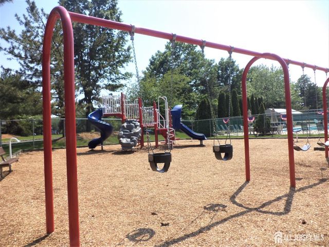 482 Danbury Lane, East Brunswick, NJ 08816