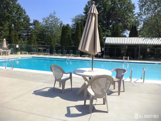 482 Danbury Lane, East Brunswick, NJ 08816