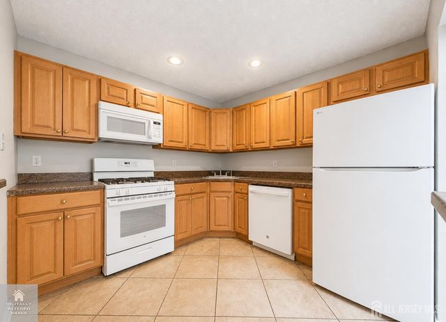 482 Danbury Lane, East Brunswick, NJ 08816