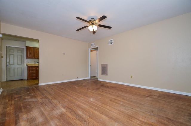 5515 Flamingo Drive, Houston, TX 77033