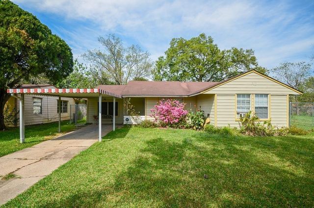 5515 Flamingo Drive, Houston, TX 77033