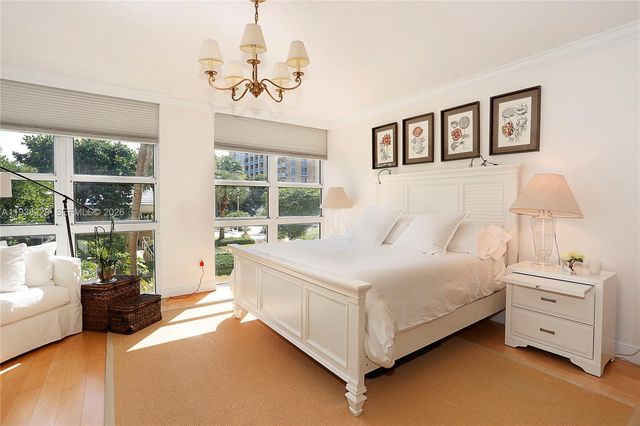 445 Grand Bay Dr 215, Key Biscayne, FL 33149