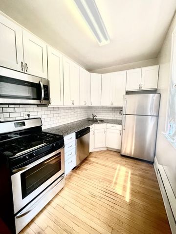 3917 N SOUTHPORT Avenue 1E, Chicago, IL 60613