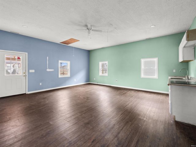 612 W Frank Street, Mitchell, IN 47446