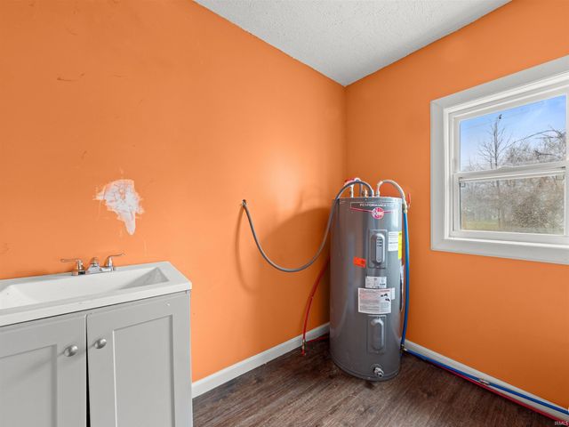 612 W Frank Street, Mitchell, IN 47446