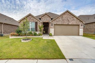 957 Crest Breeze Drive, Fort Worth, TX 76052