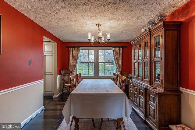 6221 WILMINGTON DR, Burke, VA 22015