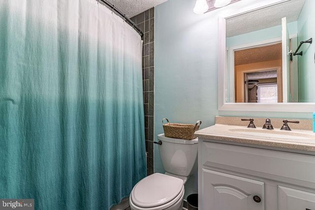 6221 WILMINGTON DR, Burke, VA 22015