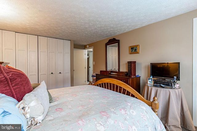 6221 WILMINGTON DR, Burke, VA 22015