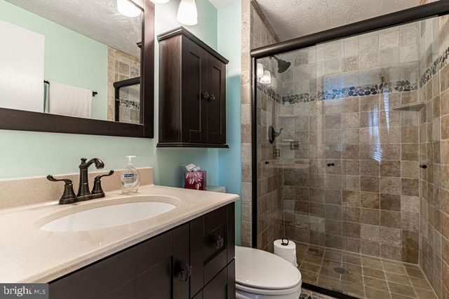 6221 WILMINGTON DR, Burke, VA 22015