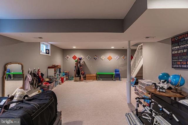 6221 WILMINGTON DR, Burke, VA 22015