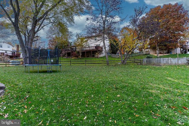 6221 WILMINGTON DR, Burke, VA 22015