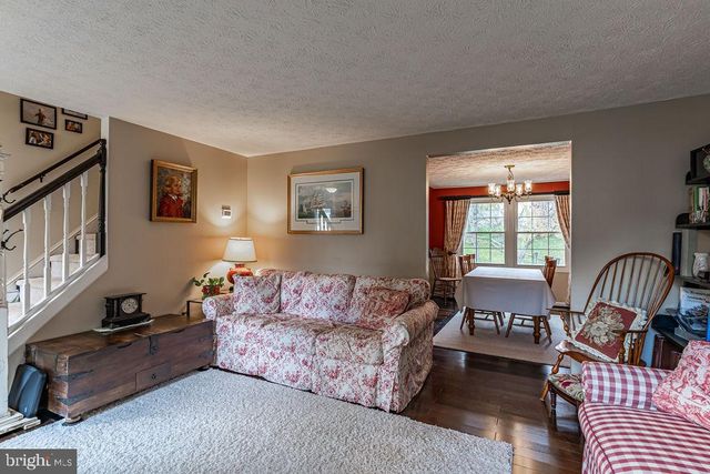 6221 WILMINGTON DR, Burke, VA 22015