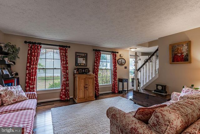 6221 WILMINGTON DR, Burke, VA 22015