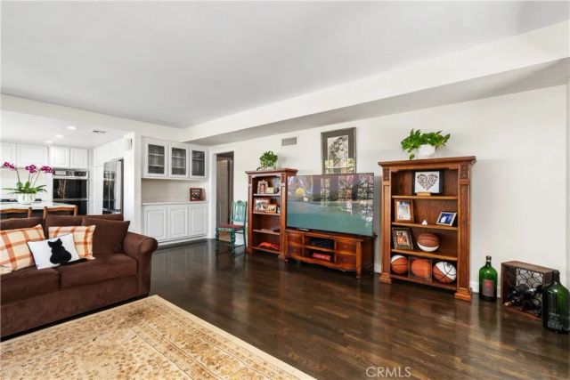 4100 Tarrybrae Terrace, Tarzana, CA 91356