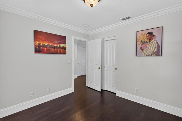 8354 Baisley Ct, Elk Grove, CA 95624