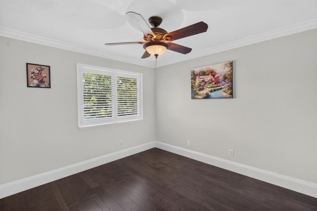 8354 Baisley Ct, Elk Grove, CA 95624