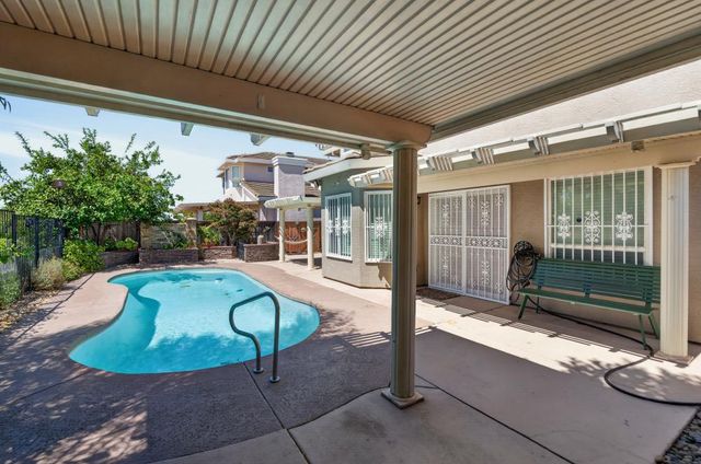 8354 Baisley Ct, Elk Grove, CA 95624