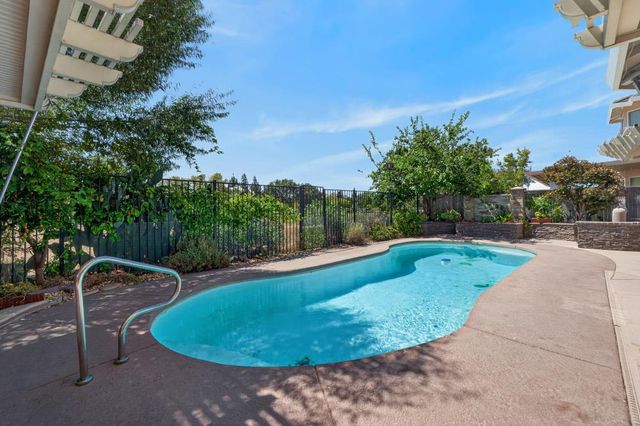 8354 Baisley Ct, Elk Grove, CA 95624