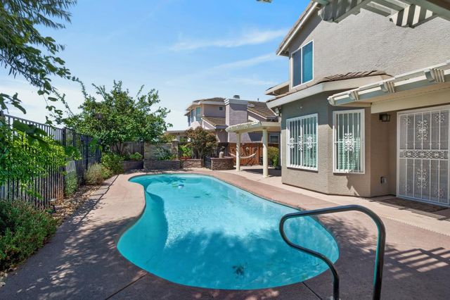 8354 Baisley Ct, Elk Grove, CA 95624