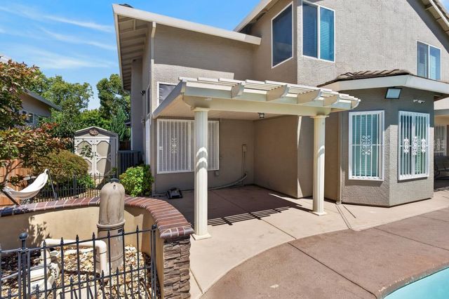 8354 Baisley Ct, Elk Grove, CA 95624