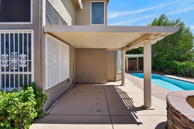 8354 Baisley Ct, Elk Grove, CA 95624
